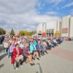 Самобытная Александровская ярмарка в Кургане собрала более 3500 гостей и участников
Самобытная Александровская ярмарка в Кургане собрала более 3500 гостей и участников