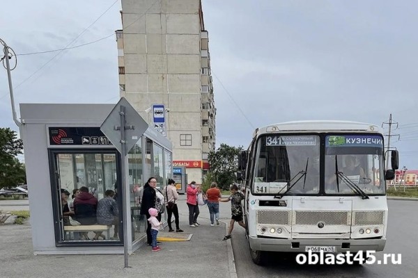 Пассажирам курганских автобусов напоминают правила безопасности Пассажирам курганских автобусов напоминают правила безопасности