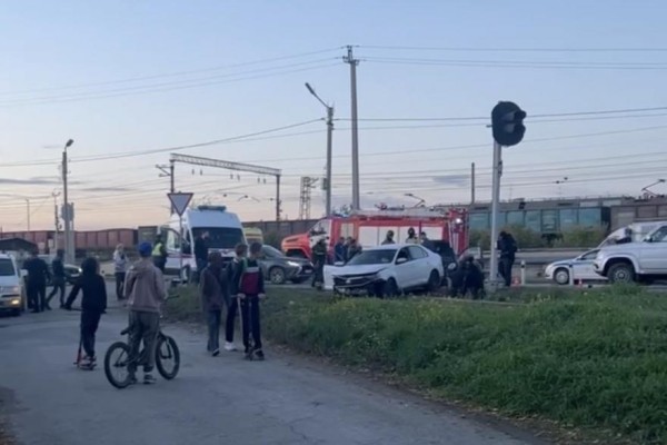 На Половинской улице в Кургане столкнулись две иномарки