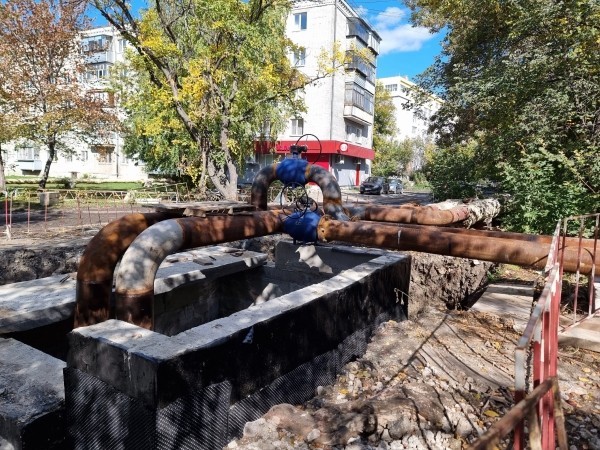 В Кургане горячая вода возвращается после ремонта тепломагистрали на Горького В Кургане горячая вода возвращается после ремонта тепломагистрали на Горького