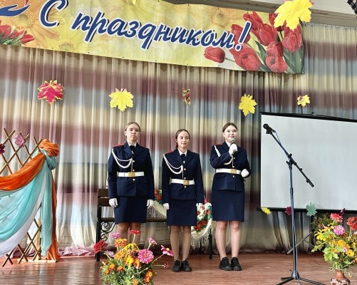 Сотрудники регионального следственного управления поздравили пожилых людей с праздником Сотрудники регионального следственного управления поздравили пожилых людей с праздником