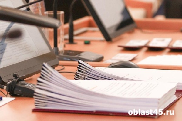 Фролов рассказал о взаимодействии думы с курганским сенатором Муратовым