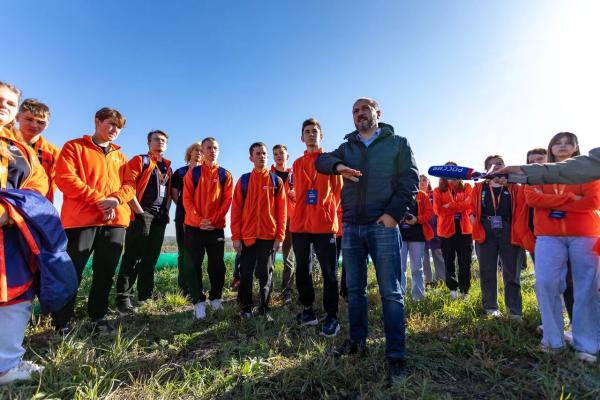 Курганские «менделеевцы» в Челябинске постигали азы промышленной экологии Курганские «менделеевцы» в Челябинске постигали азы промышленной экологии