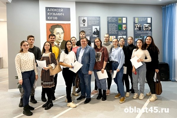 Обновлённая главная библиотека Зауралья благодарит благотворителей Обновлённая главная библиотека Зауралья благодарит благотворителей
