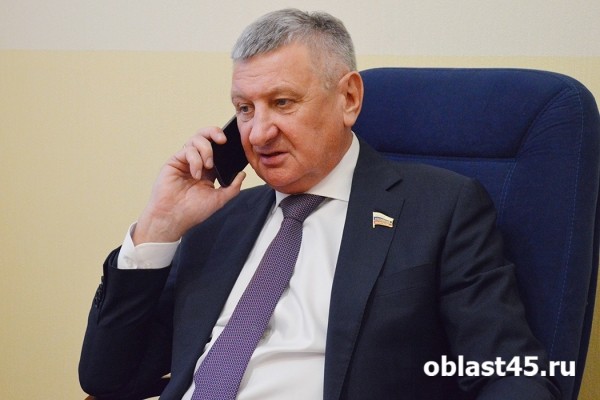 СВО, ремонты, работа: с какими вопросами идут курганцы к сенатору Муратову? СВО, ремонты, работа: с какими вопросами идут курганцы к сенатору Муратову?