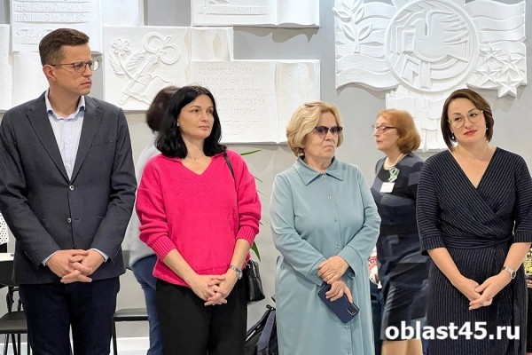 Обновлённая главная библиотека Зауралья благодарит благотворителей Обновлённая главная библиотека Зауралья благодарит благотворителей