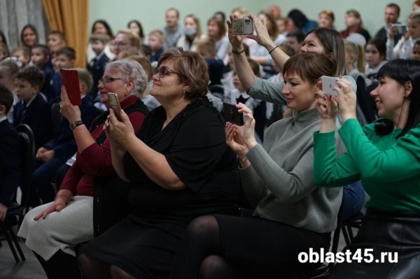 Как курганские первоклассники превратились в гимназистов? Как курганские первоклассники превратились в гимназистов?