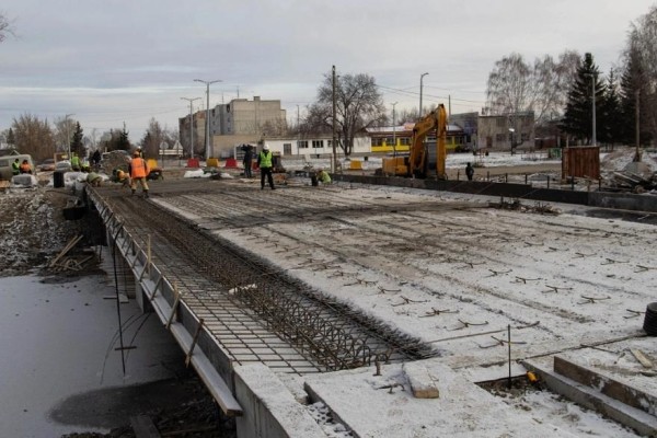 В курганском микрорайоне Тополя завершают капитальный ремонт моста