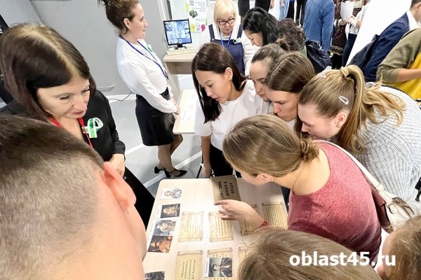 Обновлённая главная библиотека Зауралья благодарит благотворителей Обновлённая главная библиотека Зауралья благодарит благотворителей