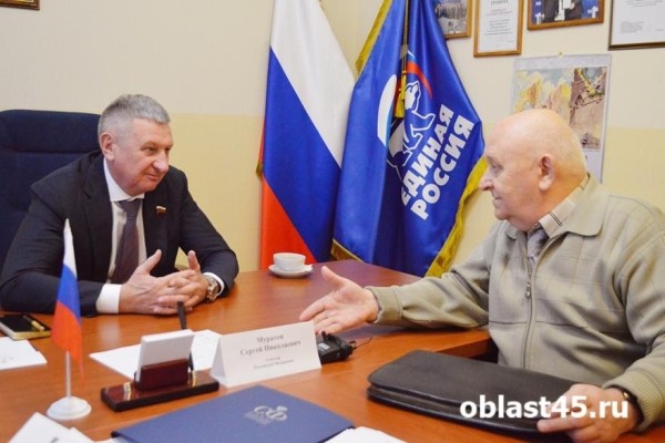 СВО, ремонты, работа: с какими вопросами идут курганцы к сенатору Муратову? СВО, ремонты, работа: с какими вопросами идут курганцы к сенатору Муратову?