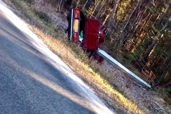 ВАЗ не спас: водитель на курганской трассе врезался в электроопору ВАЗ не спас: водитель на курганской трассе врезался в электроопору