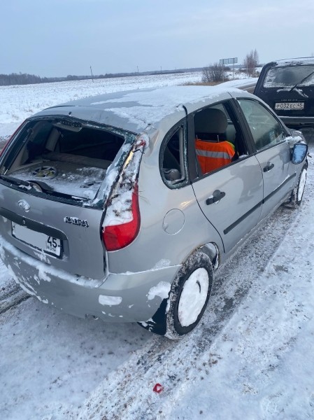 В Курганской области разворот на трассе стал смертельным для водителя ВАЗа 