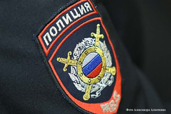 Полицейский и сотрудница банка не дали пенсионерке из Кургана перевести деньги мошенникам