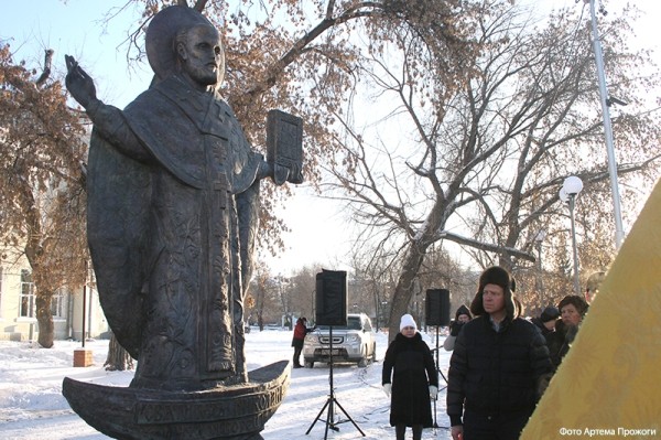 В Кургане открыли памятник святителю Николаю Чудотворцу В Кургане открыли памятник святителю Николаю Чудотворцу