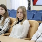 Заместитель губернатора Наталья Кирилова вручила паспорта граждан Российской Федерации юным жителям Курганской области
Заместитель губернатора Наталья Кирилова вручила паспорта граждан Российской Федерации юным жителям Курганской области