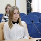 Заместитель губернатора Наталья Кирилова вручила паспорта граждан Российской Федерации юным жителям Курганской области
Заместитель губернатора Наталья Кирилова вручила паспорта граждан Российской Федерации юным жителям Курганской области