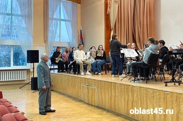Отец Зауральского симфонического оркестра отмечает юбилей Отец Зауральского симфонического оркестра отмечает юбилей