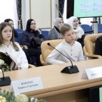 Заместитель губернатора Наталья Кирилова вручила паспорта граждан Российской Федерации юным жителям Курганской области
Заместитель губернатора Наталья Кирилова вручила паспорта граждан Российской Федерации юным жителям Курганской области