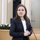 Заместитель губернатора Наталья Кирилова вручила паспорта граждан Российской Федерации юным жителям Курганской области
Заместитель губернатора Наталья Кирилова вручила паспорта граждан Российской Федерации юным жителям Курганской области