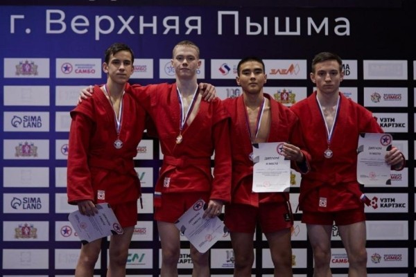 Курганские самбисты получили право участвовать в первенстве России Курганские самбисты получили право участвовать в первенстве России