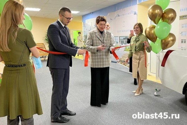 Сенатор Перминова открыла новые реабилитационные залы в курганском центре Илизарова Сенатор Перминова открыла новые реабилитационные залы в курганском центре Илизарова