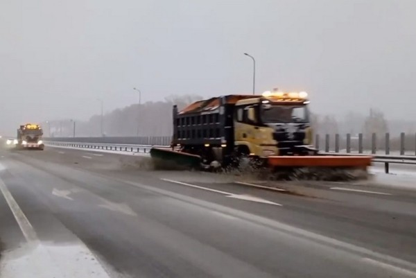 В Курганской области временно перекрыта трасса на Челябинск В Курганской области временно перекрыта трасса на Челябинск