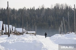 Курганцы сами содержат дорогу, которой нет в планах ремонта. Видео