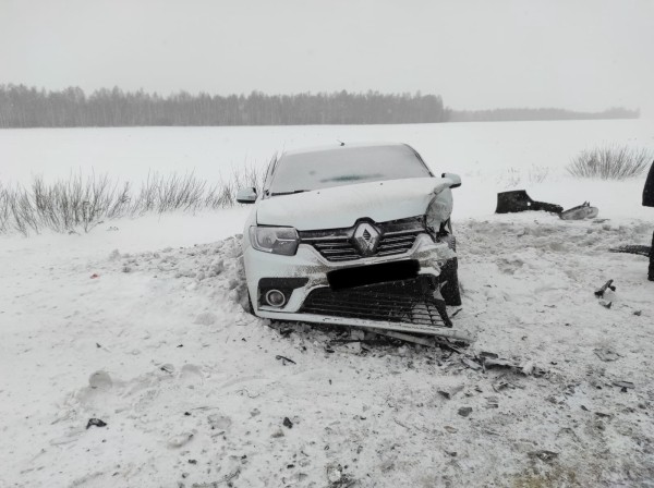 В Курганской области на трассе «Иртыш» молодая автоледи совершила неудачный обгон В Курганской области на трассе «Иртыш» молодая автоледи совершила неудачный обгон