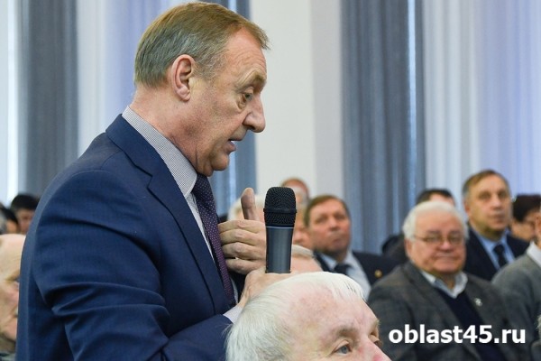 Депутат Госдумы Гурулёв побывал в Кургане на могиле своего первого командира Депутат Госдумы Гурулёв побывал в Кургане на могиле своего первого командира