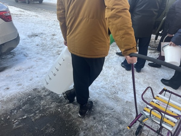 Для курганцев из Заозёрного организовали подвоз воды 