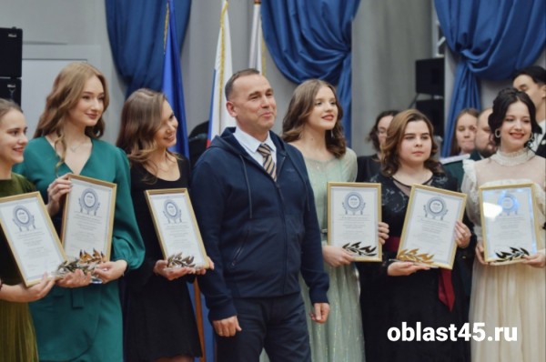 На балу &laquo;Золотой Оливой&raquo; наградили лучших студентов Курганского госуниверситета