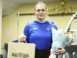 Губернатор Курганской области поздравил одну из ведущих спортсменок региона Анну Васильеву
Губернатор Курганской области поздравил одну из ведущих спортсменок региона Анну Васильеву