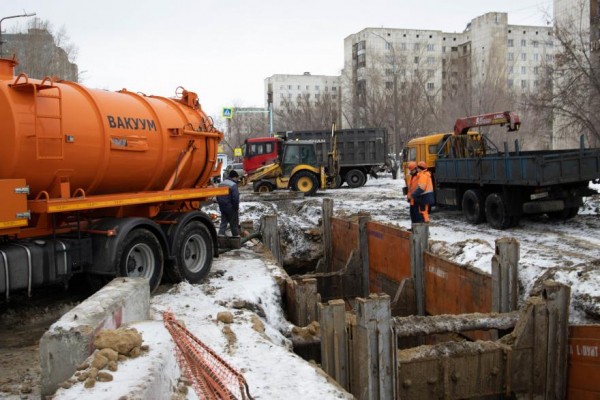 В Кургане на улице Дзержинского заменили сотни метров водопровода