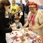Губернатор Вадим Шумков вместе с многодетными и молодыми семьями дал старт Году семьи в Курганской области
Губернатор Вадим Шумков вместе с многодетными и молодыми семьями дал старт Году семьи в Курганской области