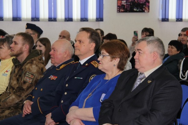 В Кургане состоялась торжественная церемония посвящения школьников в кадеты Следственного комитета Российской Федерации