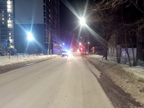В Кургане ребёнок выбежал на дорогу и попал под колёса микроавтобуса