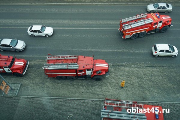 В Кургане в страшном пожаре погибли два человека