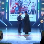 Губернатор Вадим Шумков вместе с многодетными и молодыми семьями дал старт Году семьи в Курганской области
Губернатор Вадим Шумков вместе с многодетными и молодыми семьями дал старт Году семьи в Курганской области