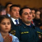 Губернатор Вадим Шумков вместе с многодетными и молодыми семьями дал старт Году семьи в Курганской области
Губернатор Вадим Шумков вместе с многодетными и молодыми семьями дал старт Году семьи в Курганской области