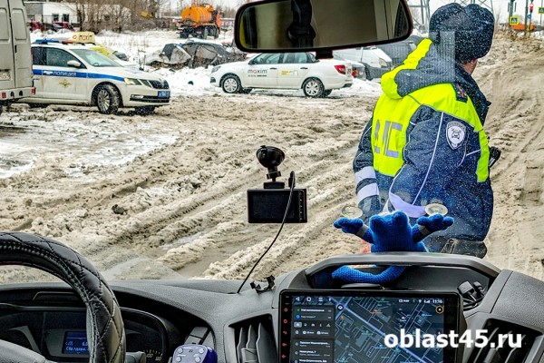 Дай дорогу: водители спецтраспорта - честно о культуре вождения зауральцев