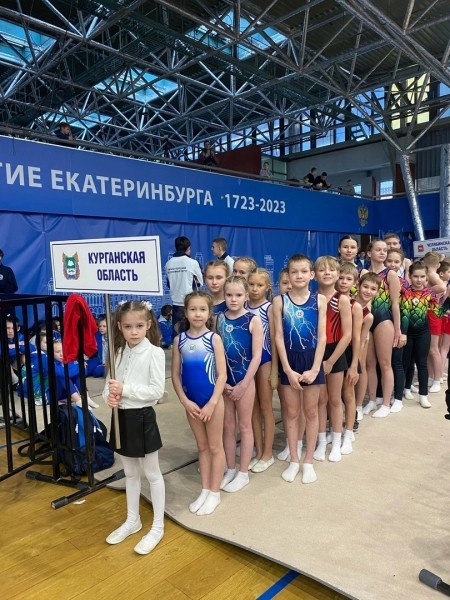 Зауральские акробаты стали призёрами по прыжкам на батуте
