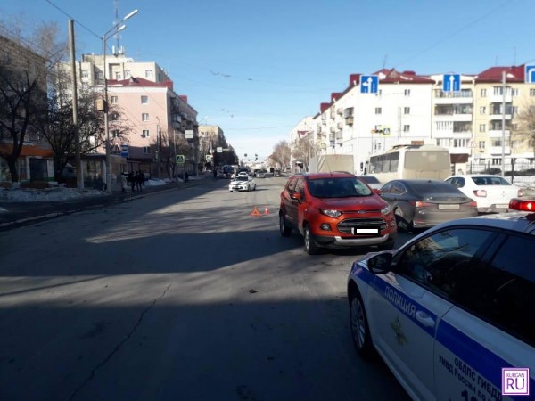 В Кургане снова пешеход попал под колеса автомобиля В Кургане снова пешеход попал под колеса автомобиля