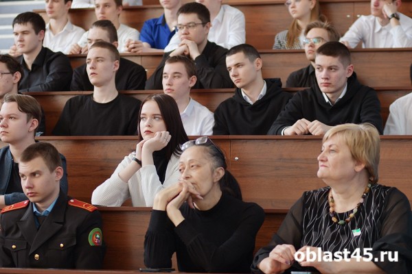 Инженеры и машиностроители: выпускников Курганской области ждут на заводах Инженеры и машиностроители: выпускников Курганской области ждут на заводах