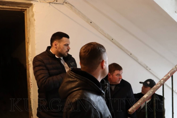 В Кургане УК «Прометей» ремонтирует дома В Кургане УК «Прометей» ремонтирует дома
