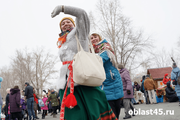 В Шадринске стартовали масленичные гуляния 