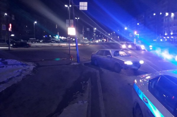 В Кургане пешехода сбили на тротуаре В Кургане пешехода сбили на тротуаре
