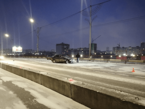 В Кургане за сутки в двух ДТП пострадали люди В Кургане за сутки в двух ДТП пострадали люди