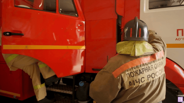 ​В Кургане потушили баню и спасли жилой дом