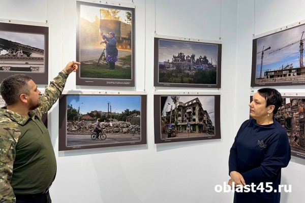 &laquo;Сила в правде&raquo;: всемирно известный фотограф привёз выставку из зоны СВО в Курган