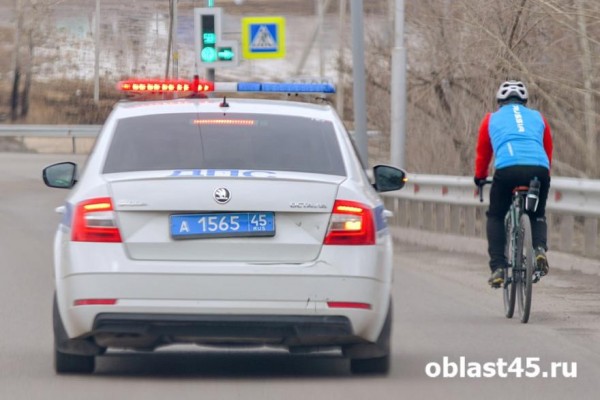 &laquo;Не заметил&raquo;: велосипедисты - о запрещающих знаках на шоссе Тюнина в Кургане